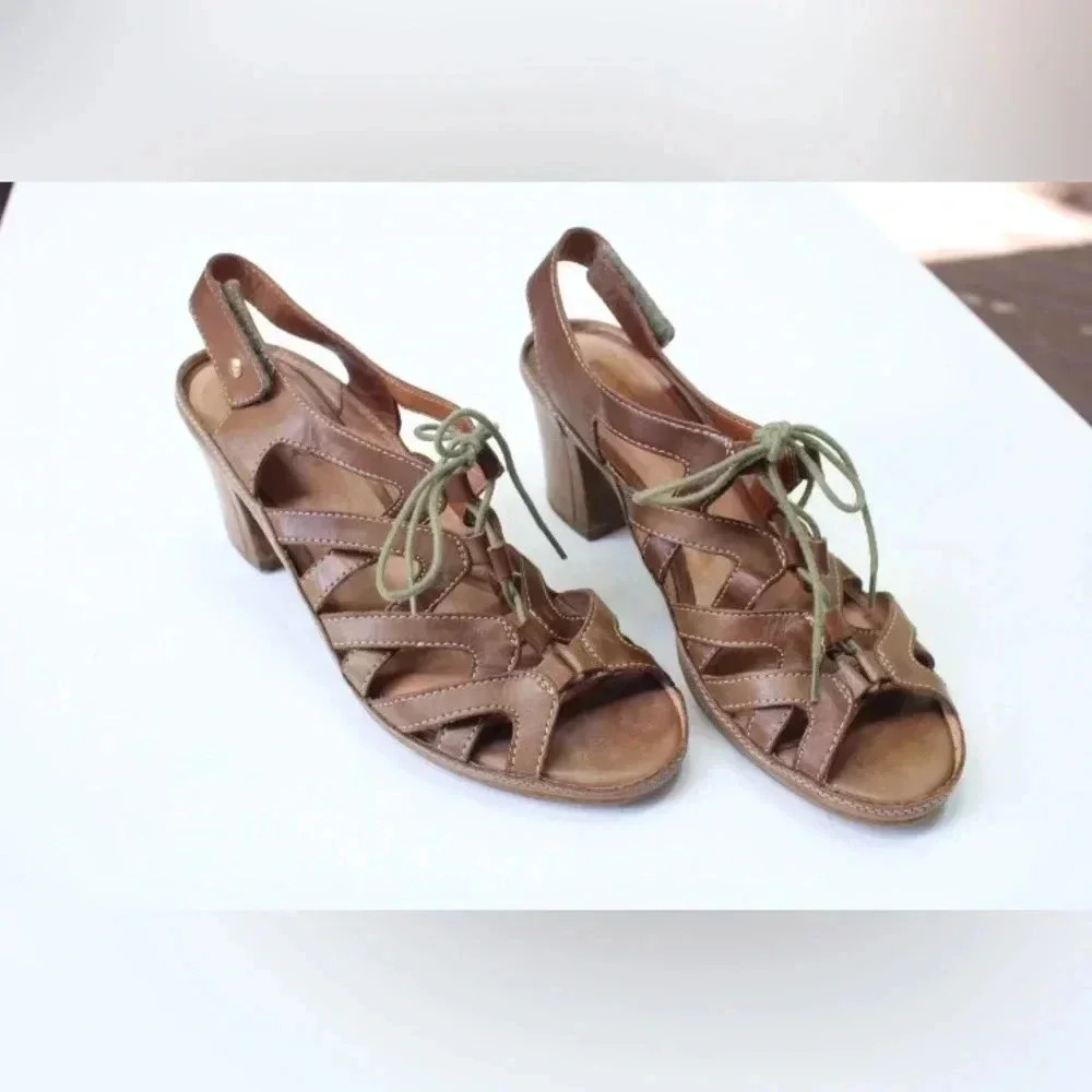 Pikolinos Java sandals